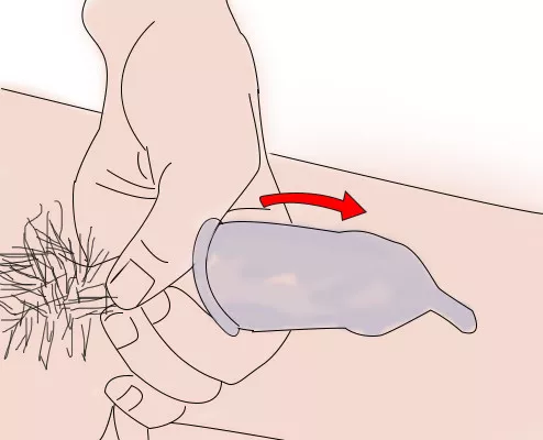 13  射精后应在阴茎疲软前以手指按住安全套底部连同阴茎一起抽出。